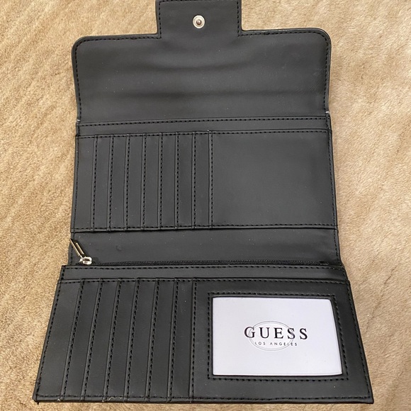 Guess Wallet, never used - Picture 2 of 2